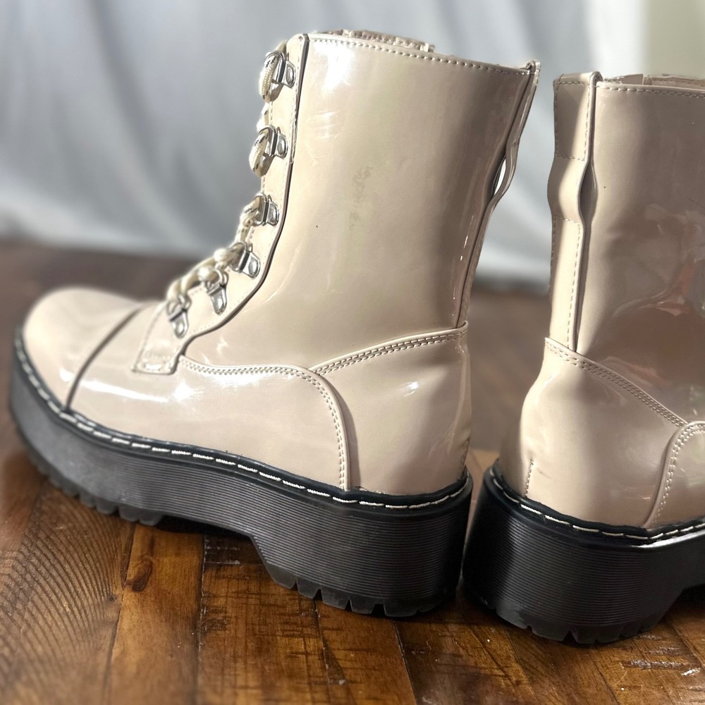 Y2K Union Bay Patent Combat Boot Chunky Platform Lug Sole Beige Women 7 Side Zip - Picture 5 of 9